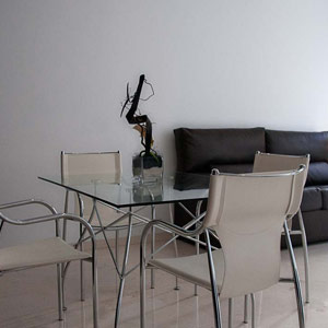 Detalle mesa en sala de duelo